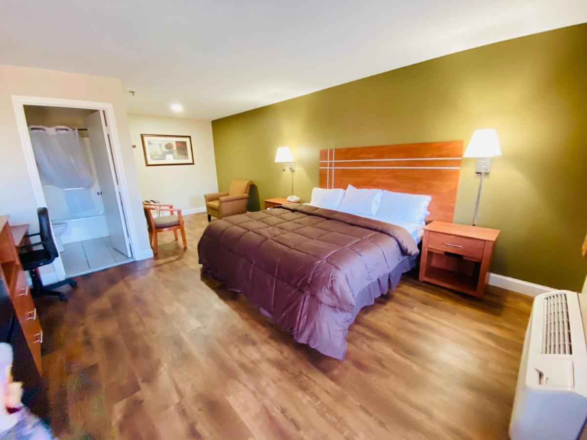 Rodeway Inn Swansea Екстериор снимка