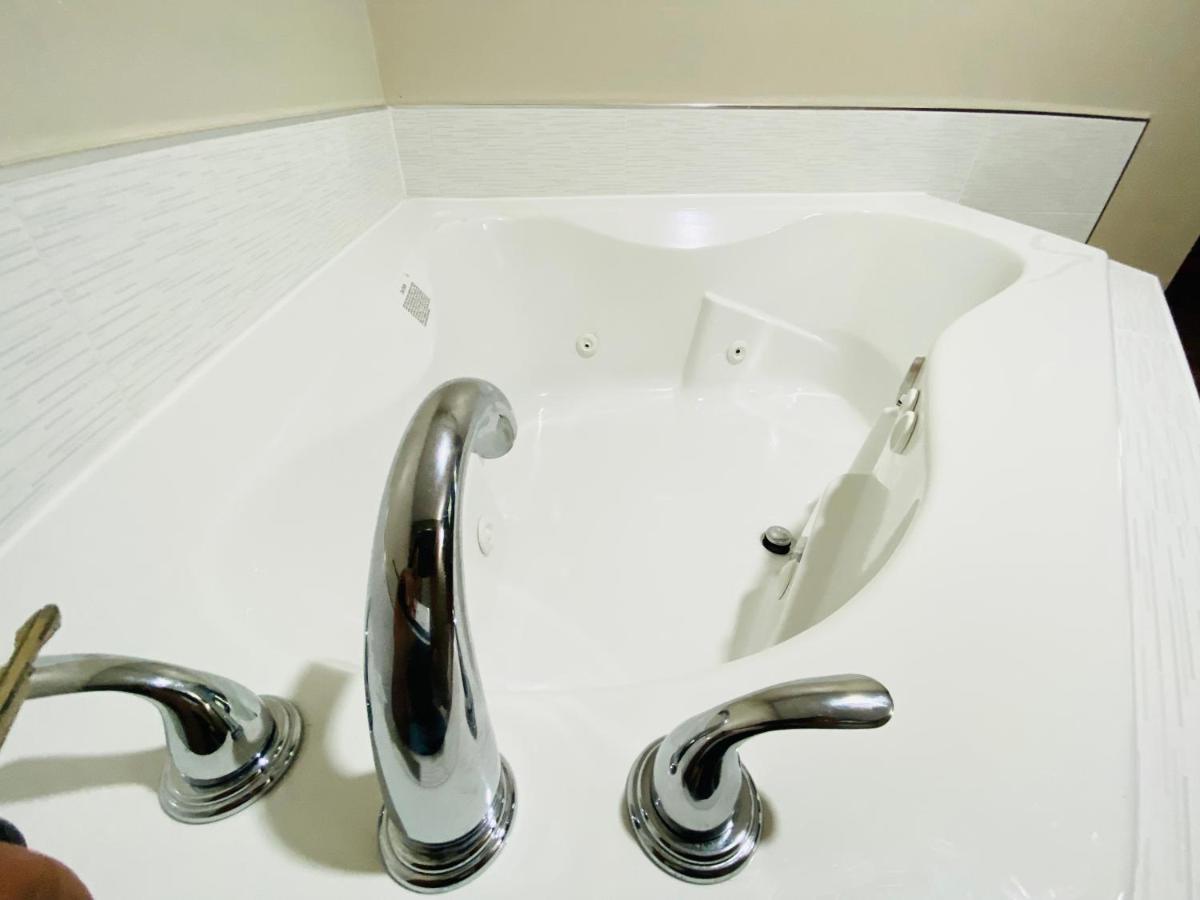 Rodeway Inn Swansea Екстериор снимка